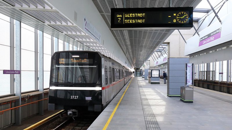 Donaustadt (Wien) - U2-Station Lina-Loos-Platz