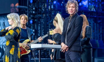 Violet Grohl: le t-shirt perdu qui change tout dans “595”