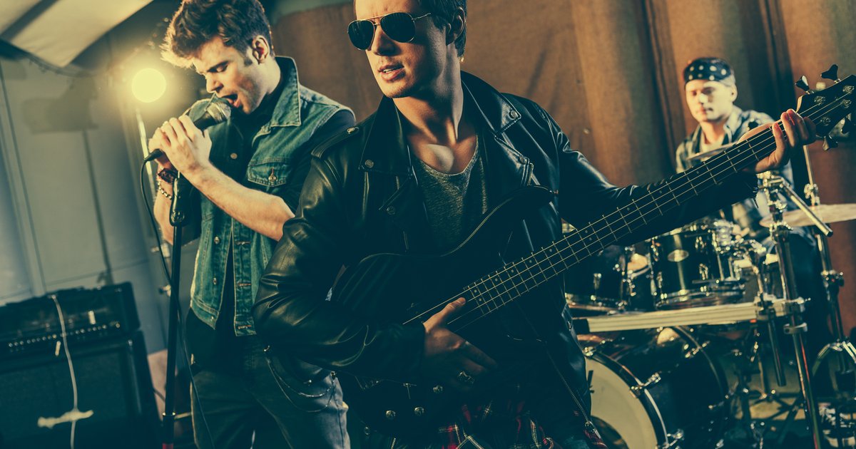 ‘Easy Street’ : QOTSA assume le beau bazar