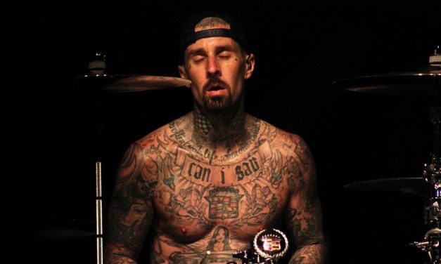 Travis Barker: le docu qui ravive le crash de 2008