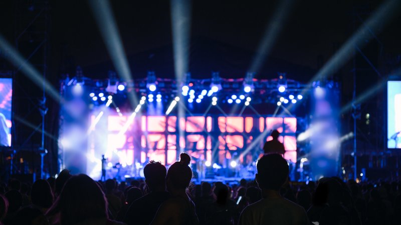 Laufey live concert stage