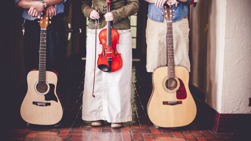 folk band performing live