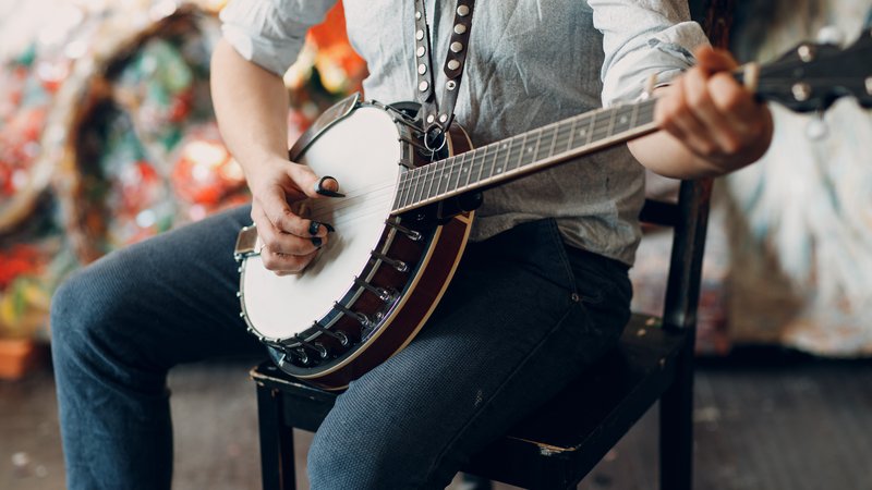 banjo player performing live