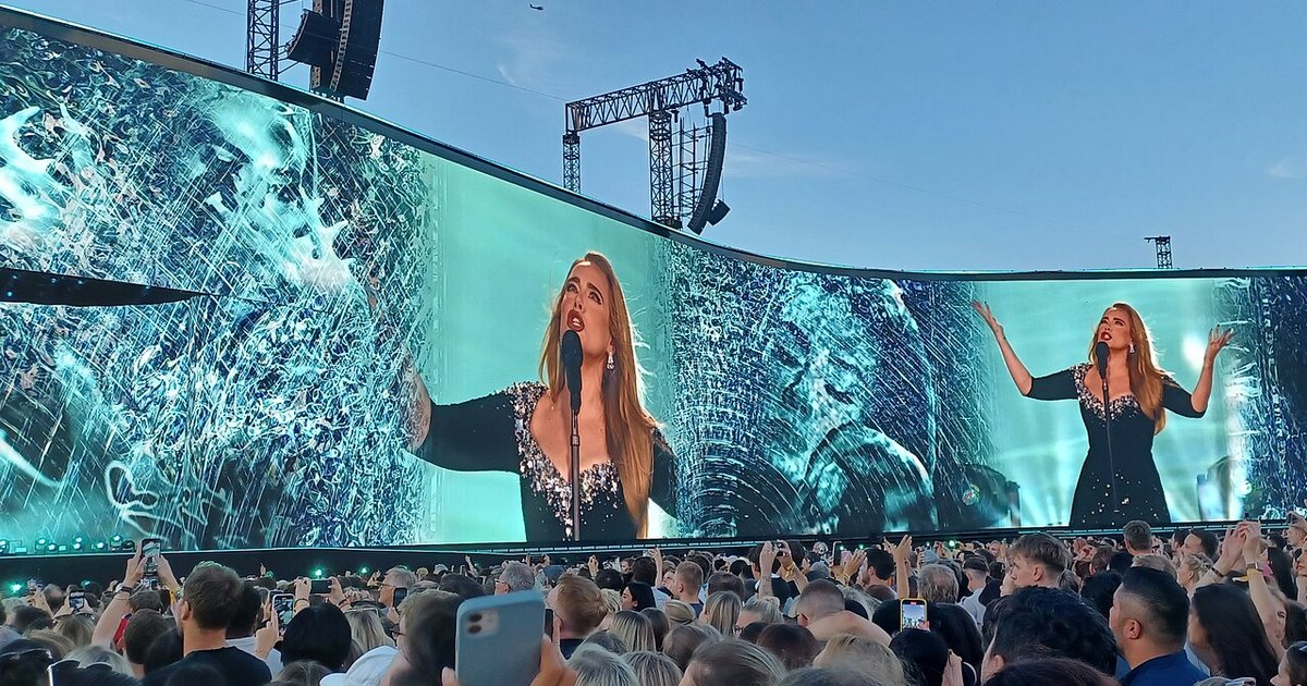 Adele in Munich, Bavaria, Germany - 9 August 2024 (cropped)