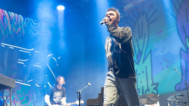 Finneas (53775988265)